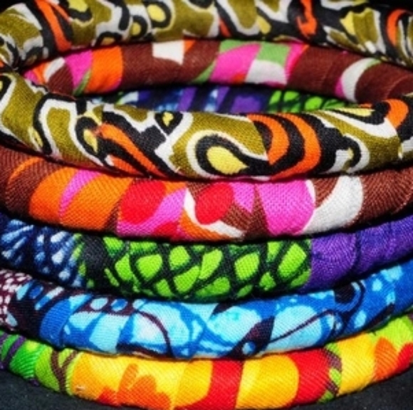 AFRICAN FABRIC BANGLE (SET OF 3) - Picture 6 of 7